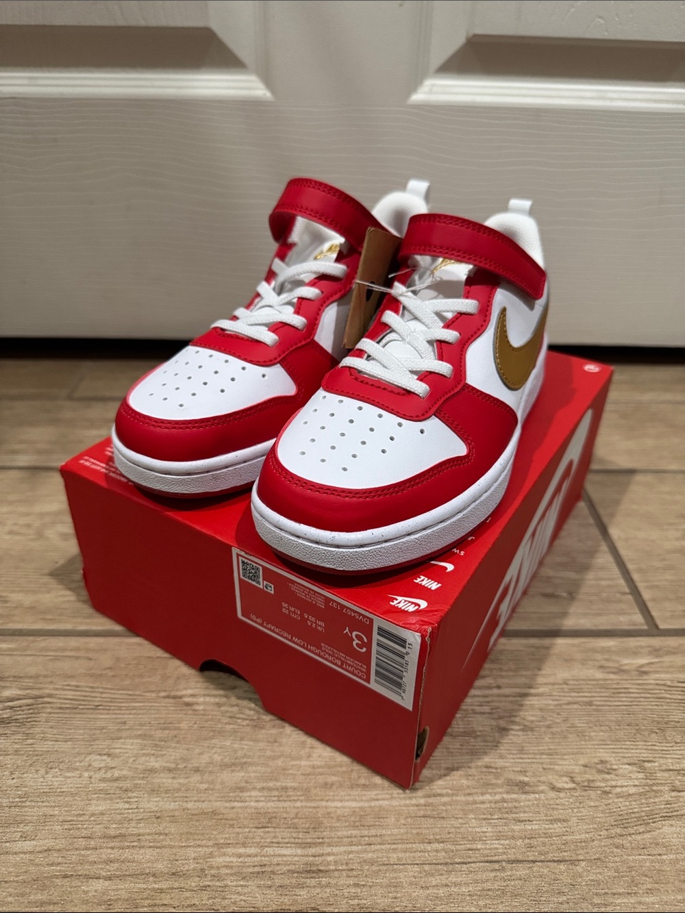 Nike Kids COURT BOROUGH LOW RECRAFT (Size: 3)